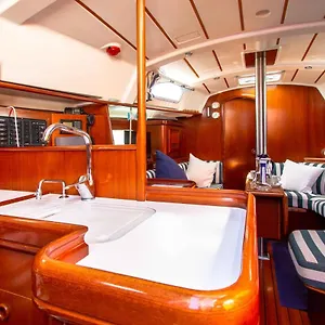 Deliziosa Barca A Vela In Esclusiva Con Parcheggio Gratuito Bateau-hôtel