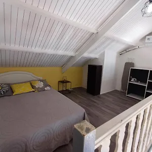 9 Lyly Location F3 Mezzanine Appartement Sainte-Anne