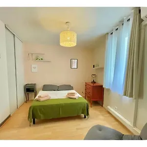 Calme, à 2 Pas Du Palais Des Papes Appartement Avignon